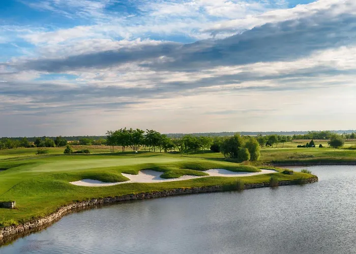 Luxury Lighthouse Golf Villa